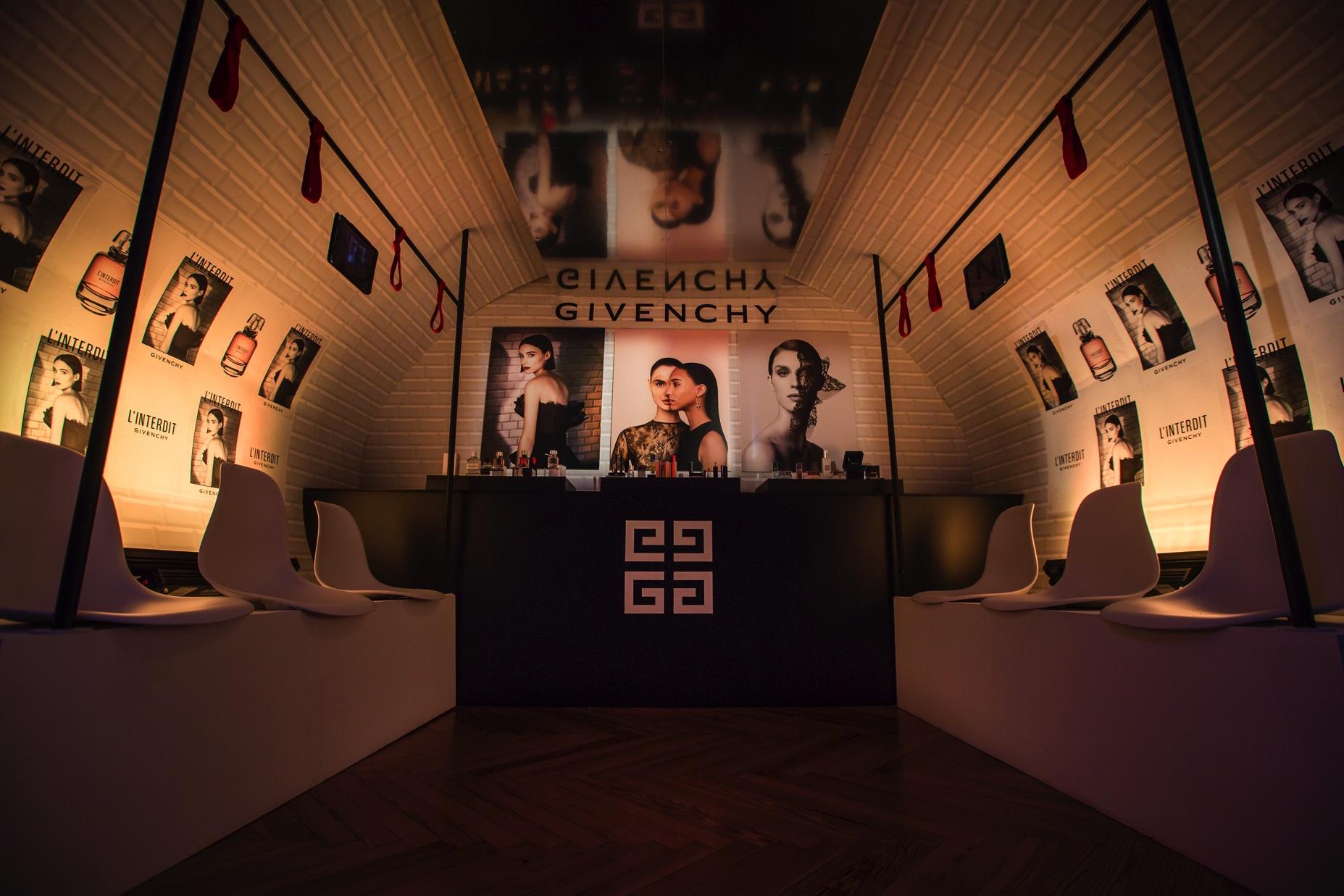 Foto del evento de Givenchy: Evento sillas
