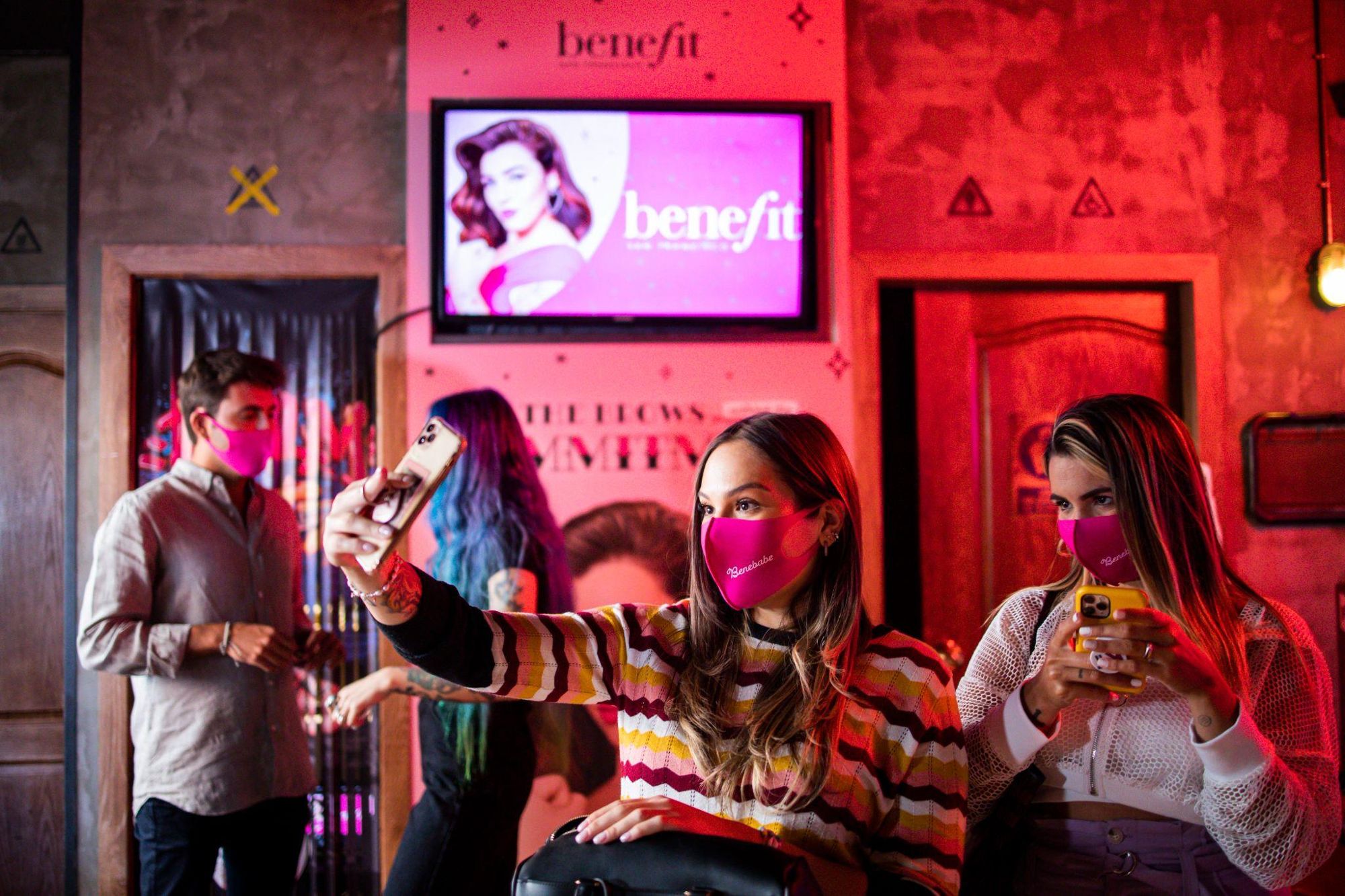 Foto del Lanzamiento de producto "Brow Microfilling Pen" con Benefit Cosmetics